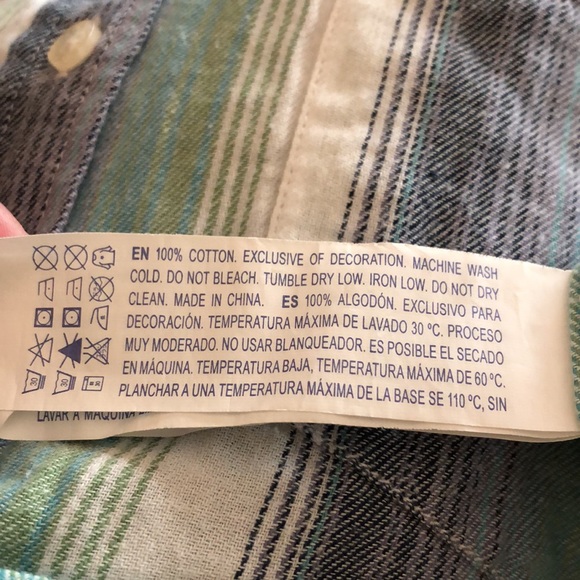 Forever 21 Button Up , Medium, NWOT, pet/smoke free home - Picture 6 of 9